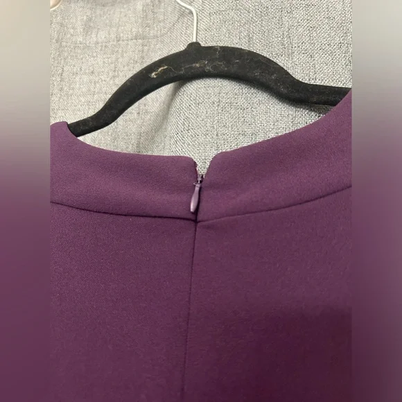 Women's Long Crepe Dress with Embellished Halter Neckline Size 8P - Picture 6 of 9